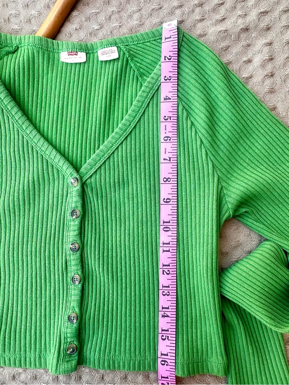 Levi's Bright Green Ribbed Button-Front Crop Top - Picture 7 of 8